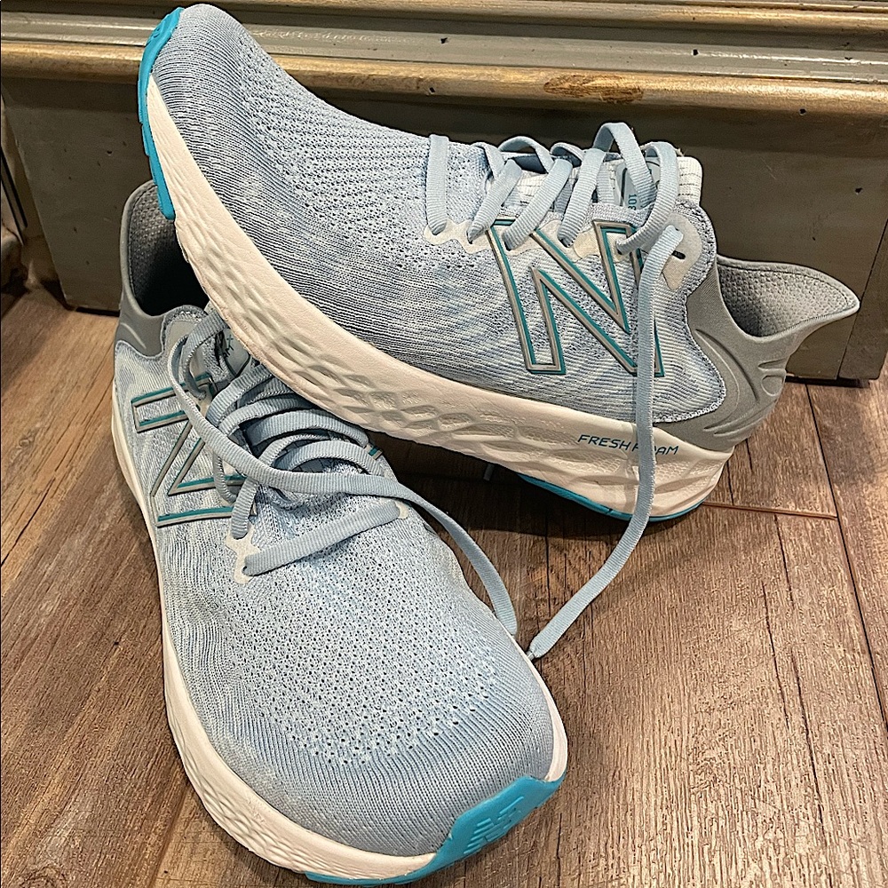 New Balance W1080W11